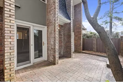 27 Old Ivy Square NE, Atlanta, GA 30342 - Photo 16