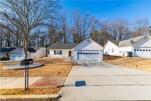 199 Amelia Creek Way, Lawrenceville, GA 30045 - Photo 2