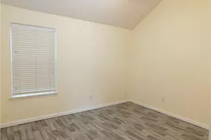 225 Laura Cir, Atlanta, GA 30349 - Photo 10