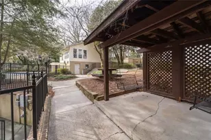 6808 Glenridge Dr, Atlanta, GA 30328 - Photo 24