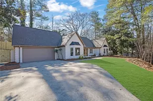 2552 Holly Creek Dr NE, Marietta, GA 30062 - Photo 4