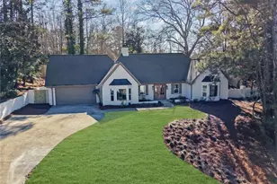 2552 Holly Creek Dr NE, Marietta, GA 30062 - Photo 2