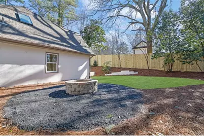 2552 Hollycreek Drive NE, Marietta, GA 30062 - Photo 44