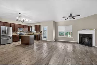 1027 Grenier Terrace NE, Lawrenceville, GA 30045 - Photo 8