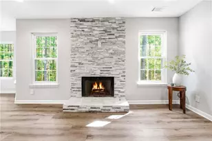 604 Mill Pond Rd, Roswell, GA 30076 - Photo 8