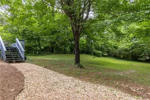 1060 Pinedale Dr SE, Smyrna, GA 30080 - Photo 16