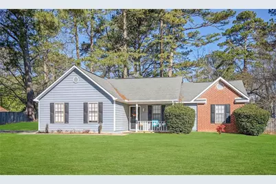 1528 Carriage Lane, Jonesboro, GA 30238 - Photo 2