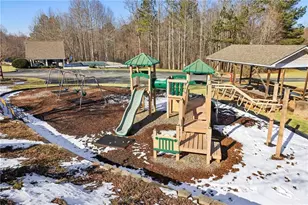 6233 Compass Dr, Flowery Branch, GA 30542 - Photo 20