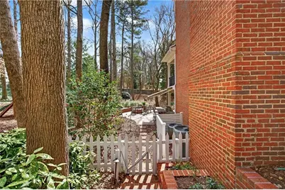 2110 Village Point NE, Brookhaven, GA 30319 - Photo 52