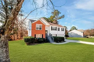 452 Crested View Dr, Loganville, GA 30052 - Photo 2