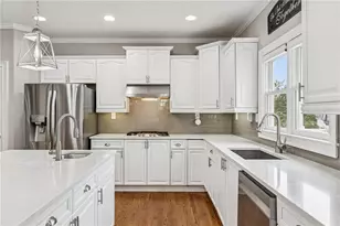 1043 Meadow Club Ct, Suwanee, GA 30024 - Photo 16