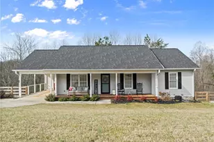 82 Clint St, Cleveland, GA 30528 - Photo 1