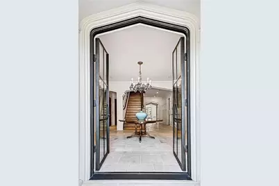 369 Pine Tree Drive NE, Atlanta, GA 30305 - Photo 6