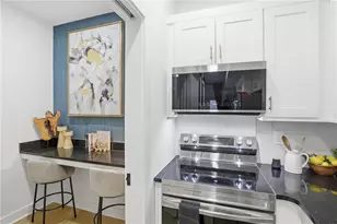 6305 Shannon Pkwy, Union City, GA 30291 - Photo 8