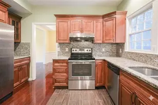 1104 Sadlers Close, Marietta, GA 30068 - Photo 2