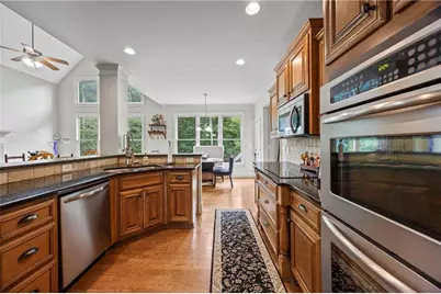 1030 Silver Thorne Drive, Loganville, GA 30052 - Photo 32