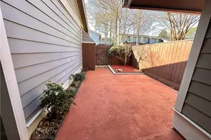 5050 Meadow Ln, Marietta, GA 30068 - Photo 2