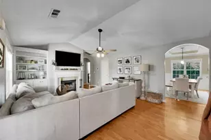 518 Vinemont Way, Auburn, GA 30011 - Photo 2