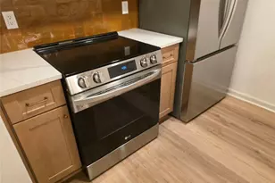 301 Barrington Hills Dr, Atlanta, GA 30350 - Photo 10