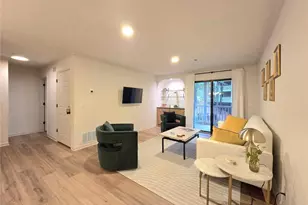 301 Barrington Hills Dr, Atlanta, GA 30350 - Photo 2