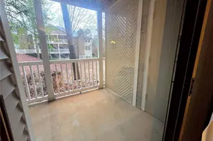 301 Barrington Hills Dr, Atlanta, GA 30350 - Photo 6