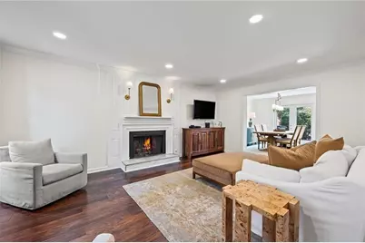 4 Queen Victoria Place NE, Atlanta, GA 30342 - Photo 6