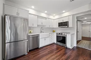 4 Queen Victoria Pl NE, Atlanta, GA 30342 - Photo 12