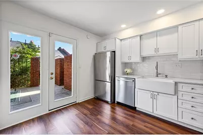 4 Queen Victoria Place NE, Atlanta, GA 30342 - Photo 14