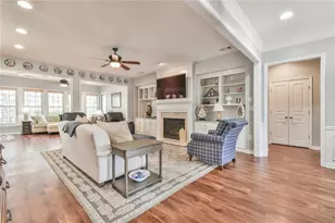 6404 Falling Water Ln, Hoschton, GA 30548 - Photo 14