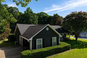 180 Valley Brook Trail, Jonesboro, GA 30238 - Photo 2