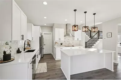 181 Eagle Glen Drive, Woodstock, GA 30189 - Photo 2