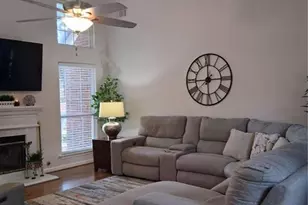 915 Charleston Ct, Gainesville, GA 30501 - Photo 8