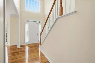 220 Ridge Bluff Ln, Suwanee, GA 30024 - Photo 8