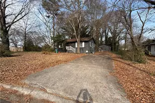 981 Oakdale Dr SE, Smyrna, GA 30080 - Photo 1