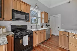 2891 Macaw St NW, Atlanta, GA 30318 - Photo 12