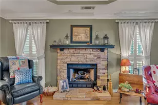 2340 Emerald Dr, Loganville, GA 30052 - Photo 14