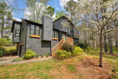 2677 Forest Way NE, Marietta, GA 30066 - Photo 2
