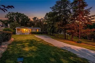 2253 Karen Ln, Gainesville, GA 30501 - Photo 2