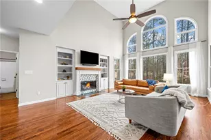 12940 Meridian Crossing, Alpharetta, GA 30005 - Photo 8