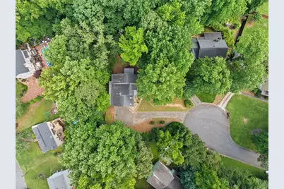 4528 Lashley Court NE, Marietta, GA 30068 - Photo 4