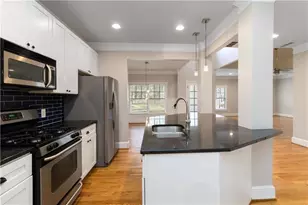 1529 Gilstrap Ln NW, Atlanta, GA 30318 - Photo 6