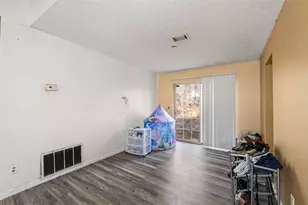 6340 Emerald Pointe Cir, Atlanta, GA 30349 - Photo 4