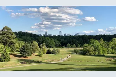 5662 Kingsport Drive, Atlanta, GA 30342 - Photo 20