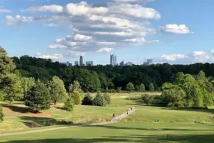 5662 Kingsport Dr, Atlanta, GA 30342 - Photo 20