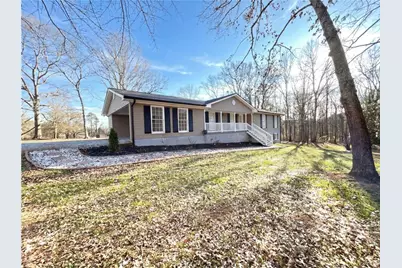 32 Banks Street, Maysville, GA 30558 - Photo 8