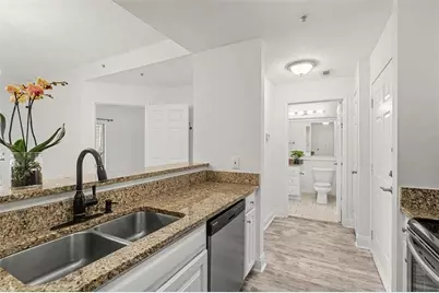1074 Peachtree Walk NE #B322, Atlanta, GA 30309 - Photo 6