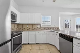 1070 Johns Landing Ct, Lawrenceville, GA 30045 - Photo 10