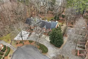 137 Weatherburne Dr, Roswell, GA 30076 - Photo 2