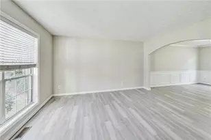 326 Canterbury Pl Dr, Suwanee, GA 30024 - Photo 4