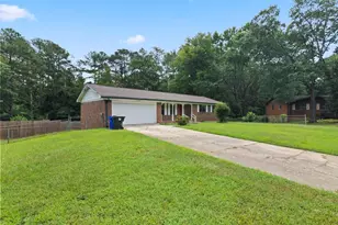 1492 Tanglewood Way NW, Conyers, GA 30012 - Photo 2